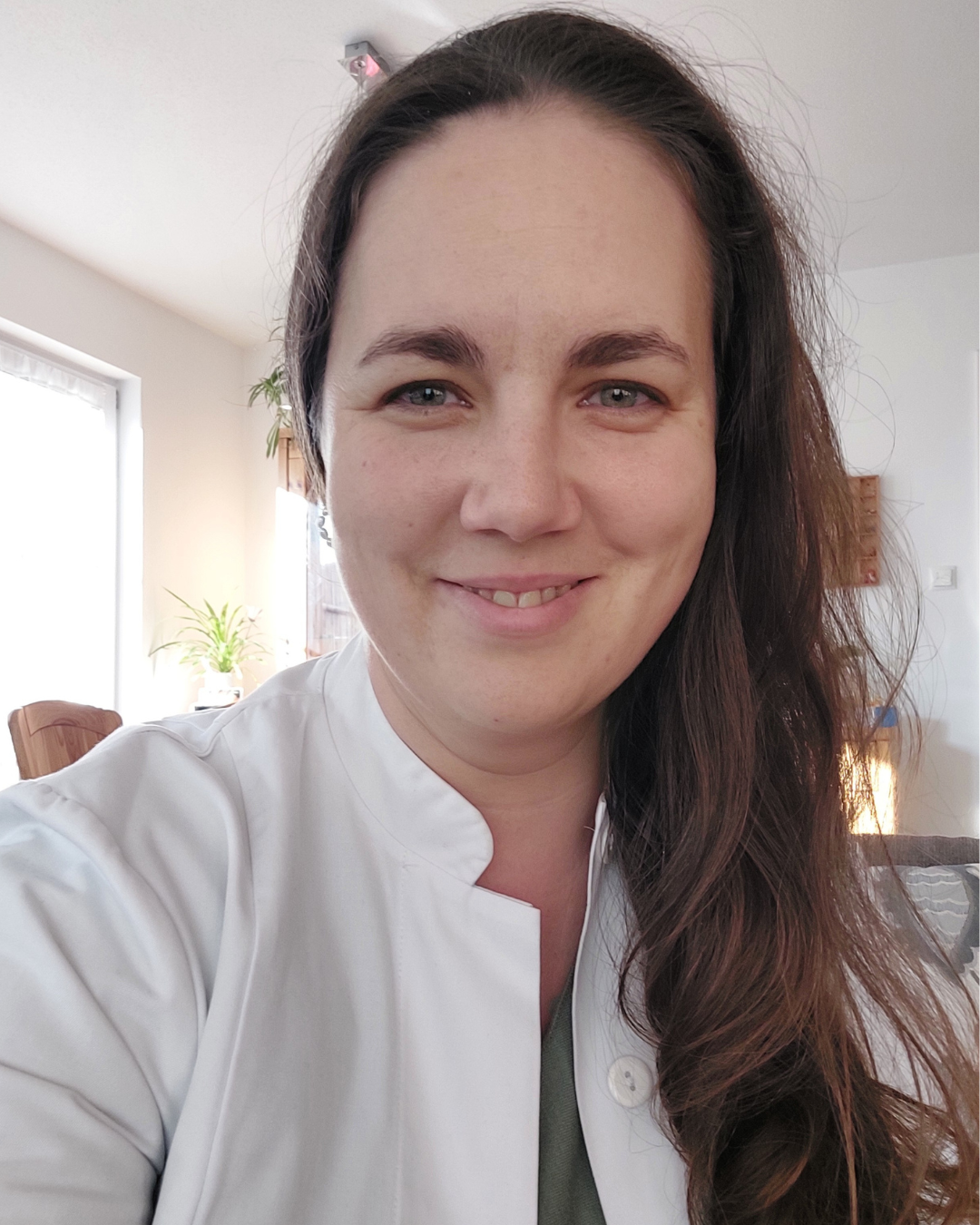 Dr. Nicole Salb